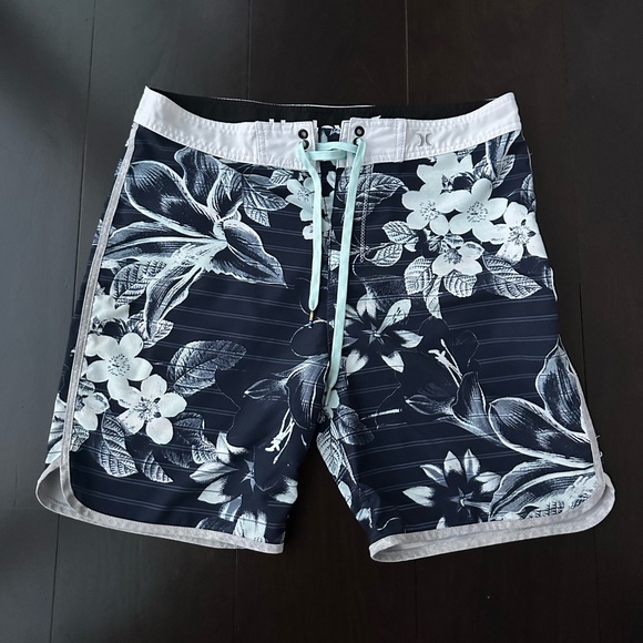 Hurley men’s swim shorts size 32 - Picture 1 of 3